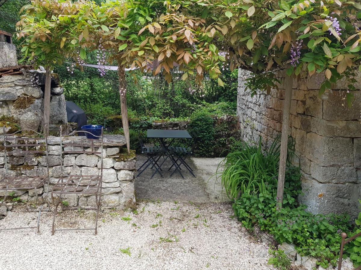 Le Moulin De Jules Et Akasha Panzió Murat Kültér fotó